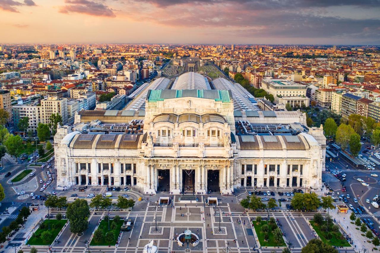 Apt Vicino Alla Metropolitana Porta Romana, 4 Minuti Da Duomo, Free Wifi&Netflix Milan Bagian luar foto